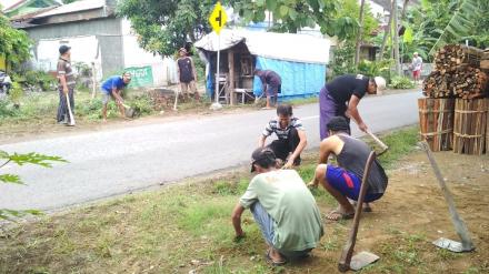 KERJA BAKTI UNTUK MENCEGAH BANJIR DAN WABAH PENYAKIT DEMAM BERADARAH